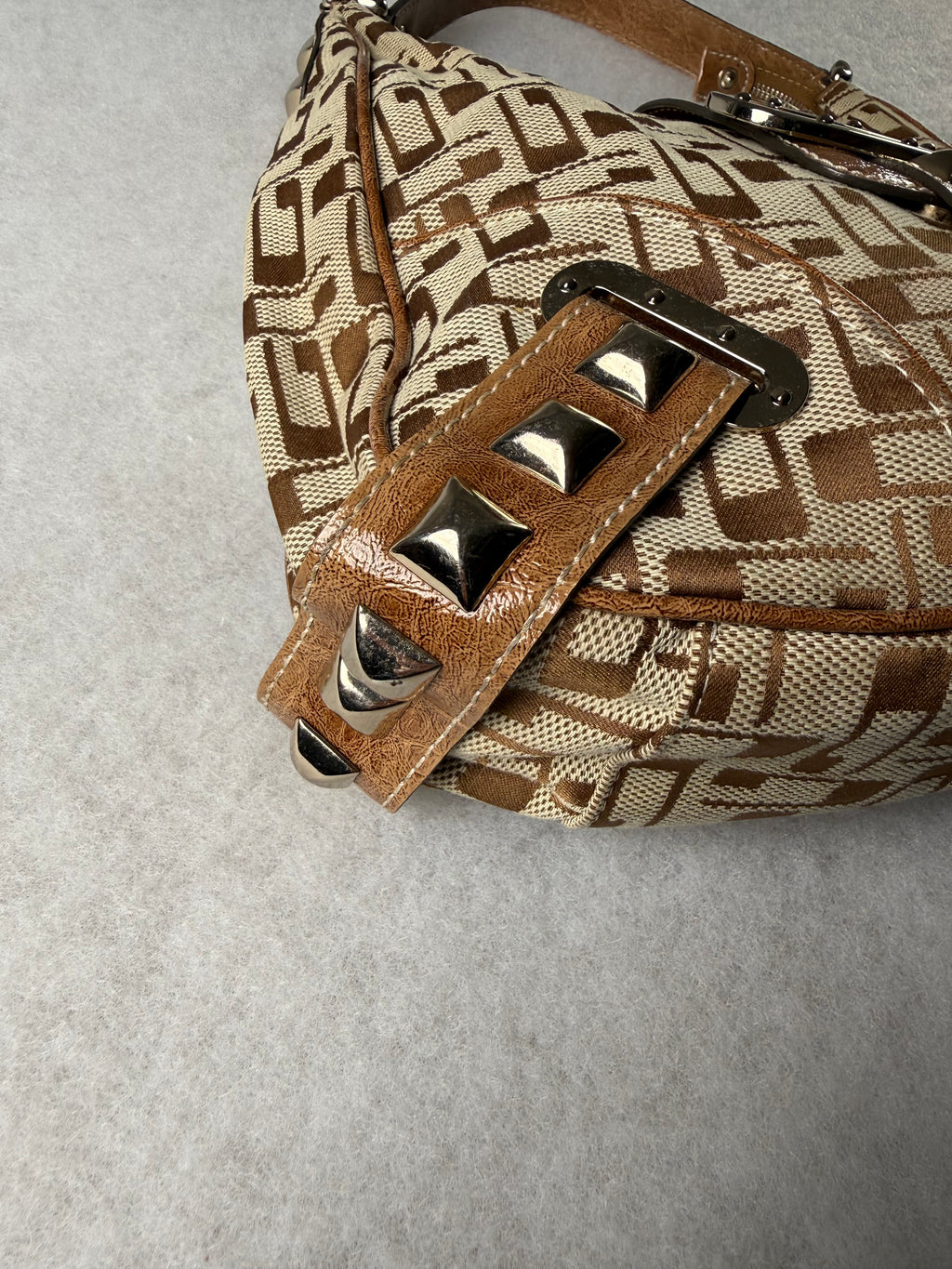 Guess Tasche