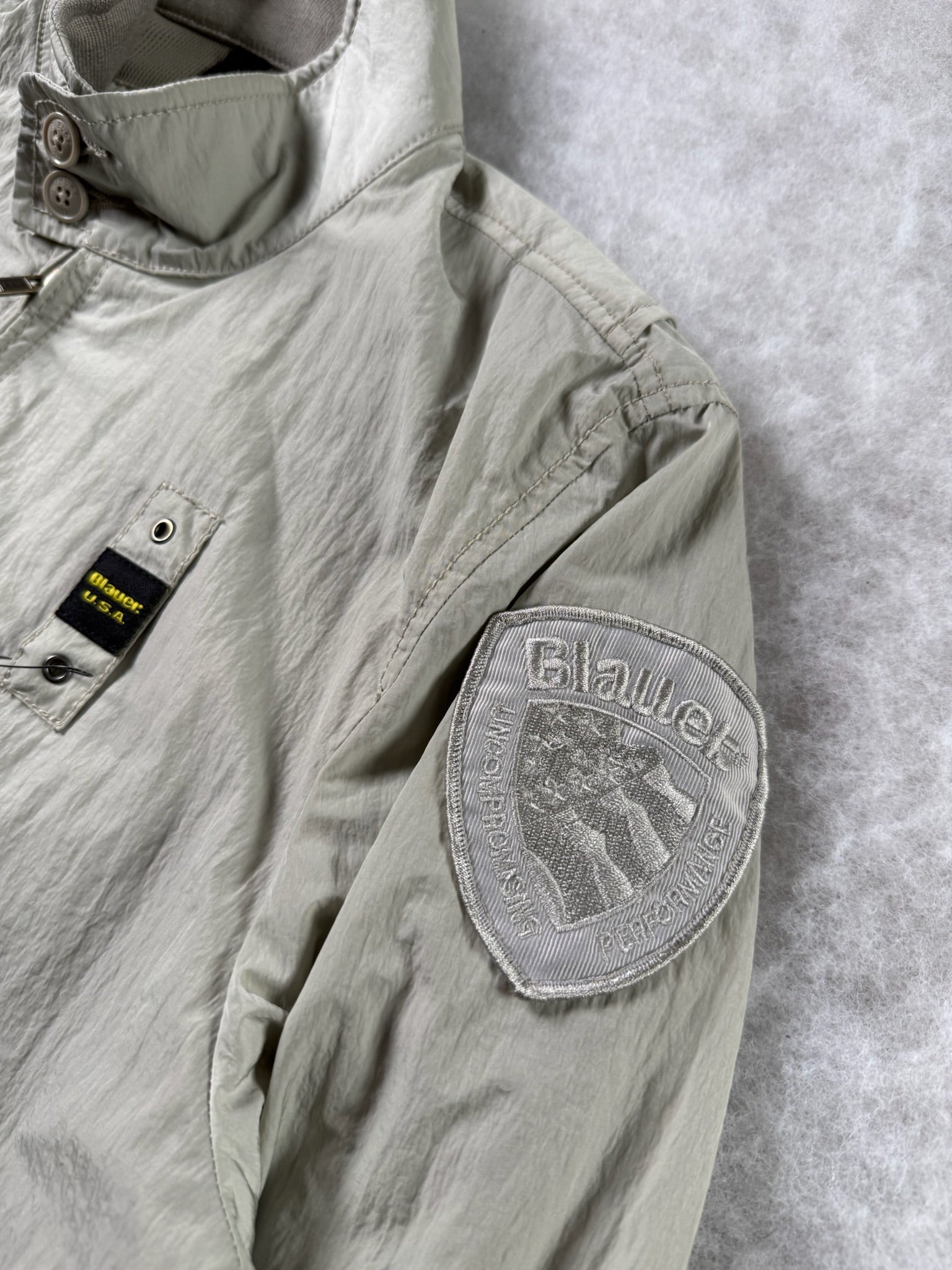 Blauer Übergangsjacke