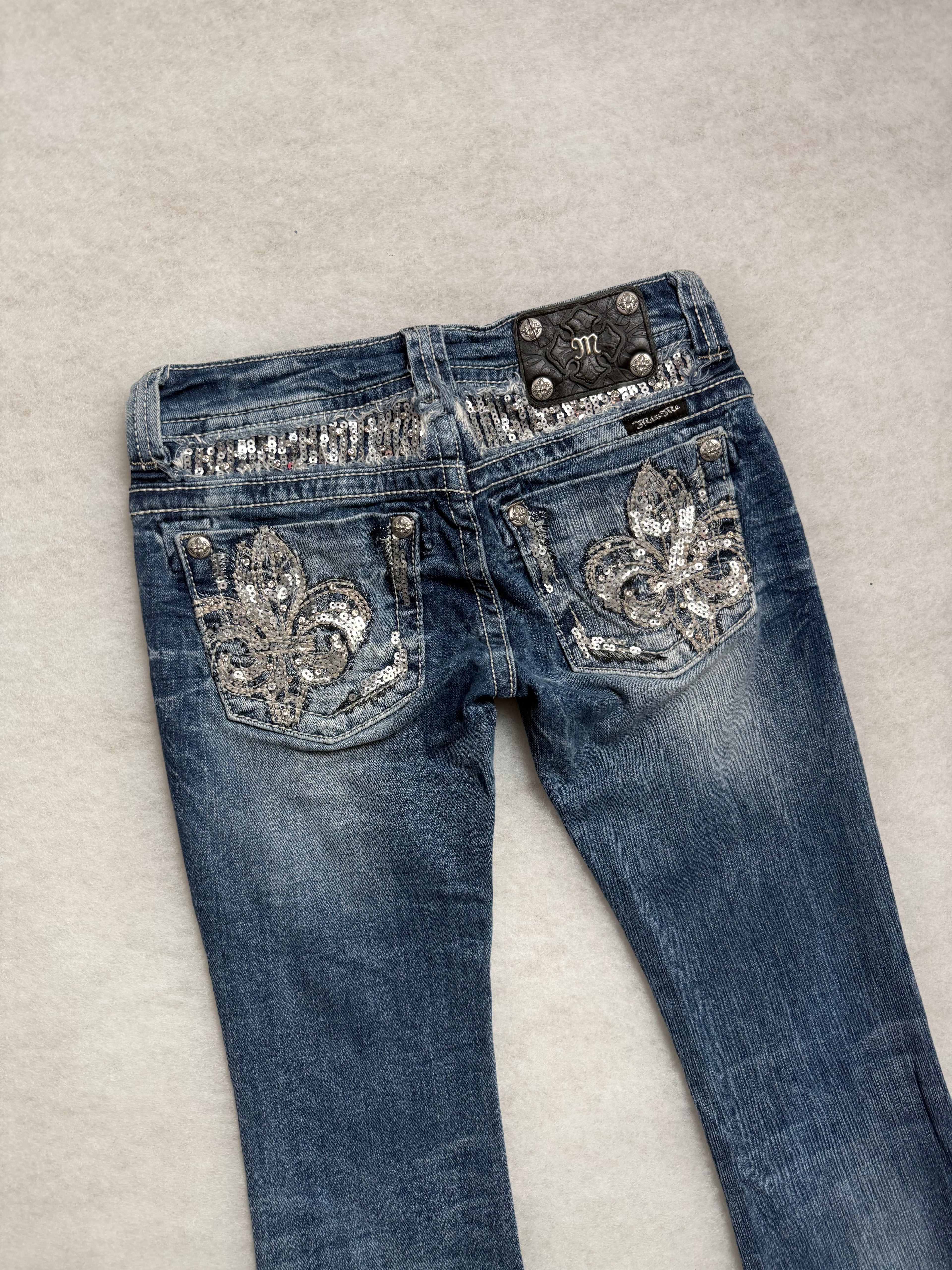 Miss Me Boot Cut Low Waist Jeans 26