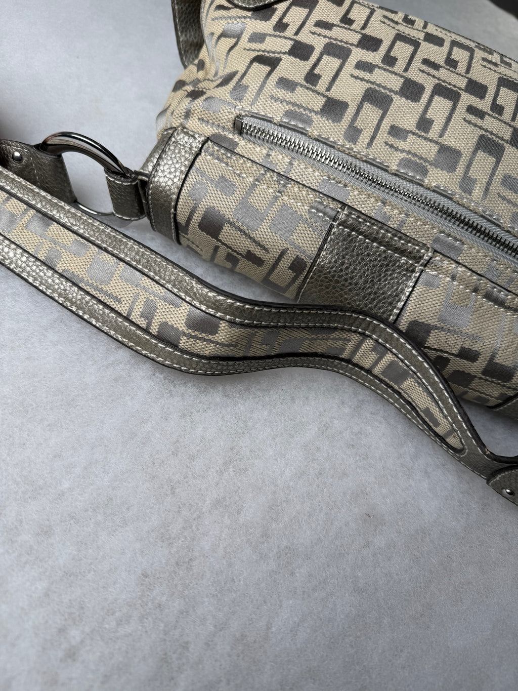 Guess Tasche