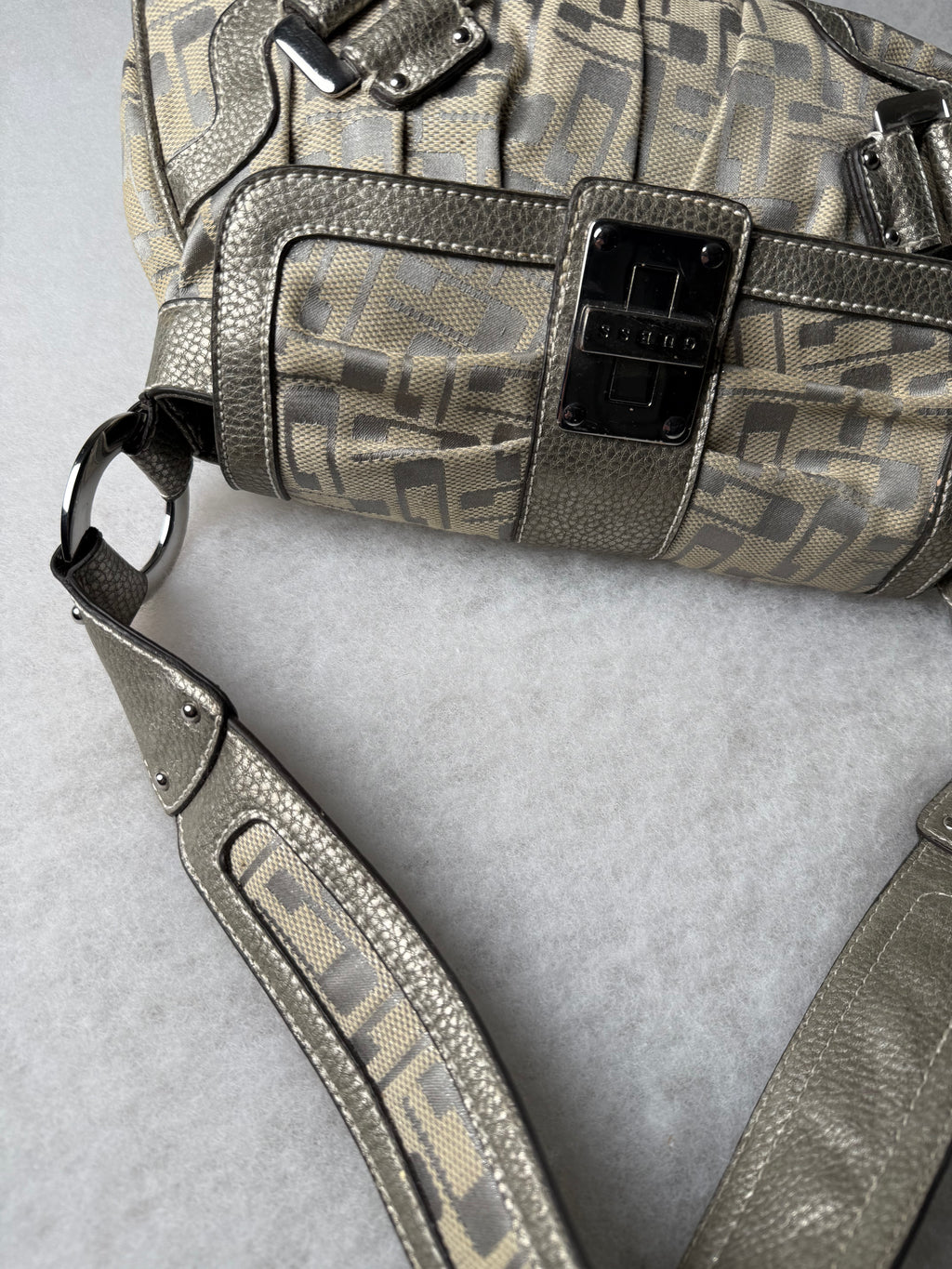 Guess Tasche