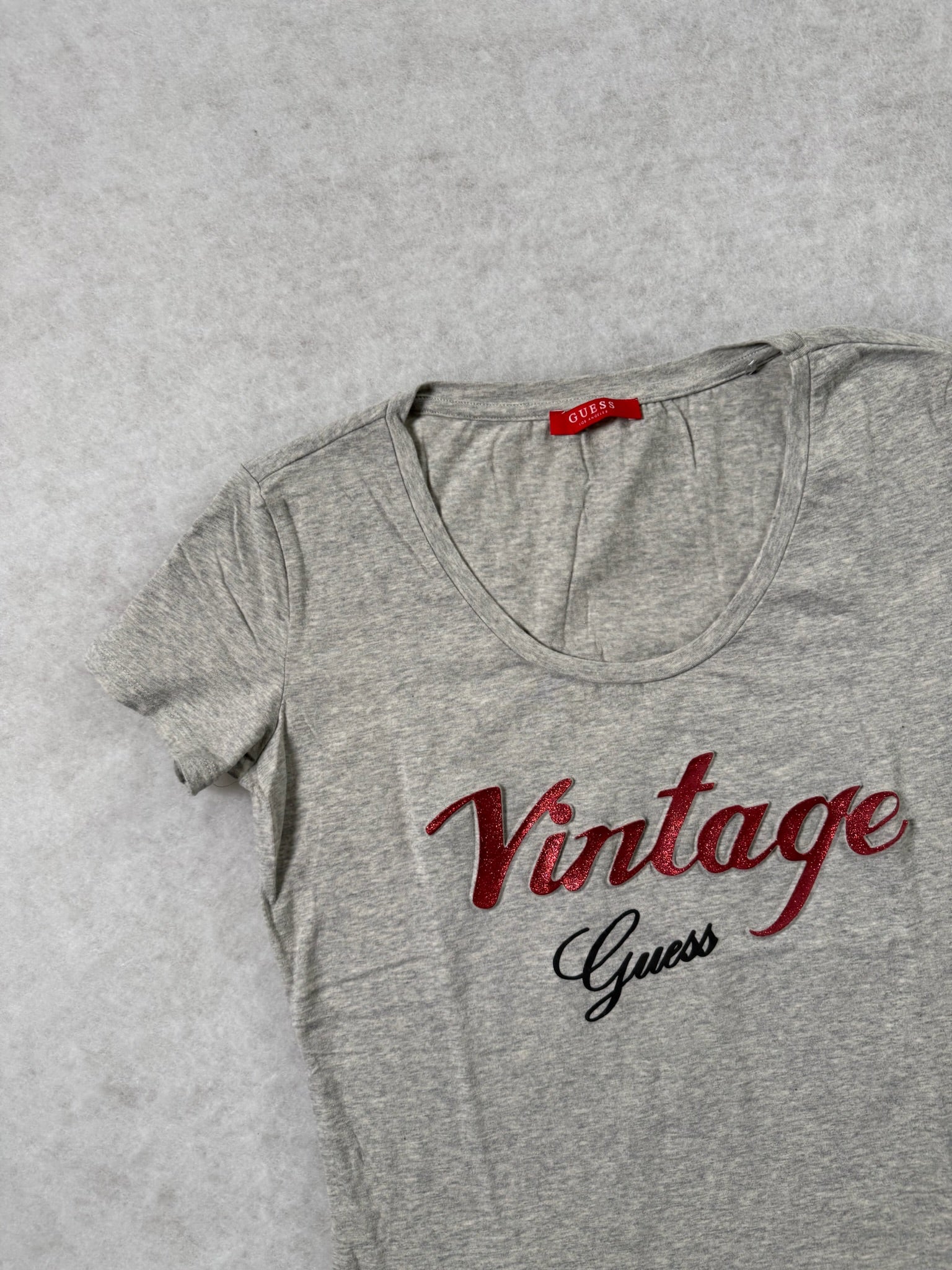 Guess Top mit Aufschrift