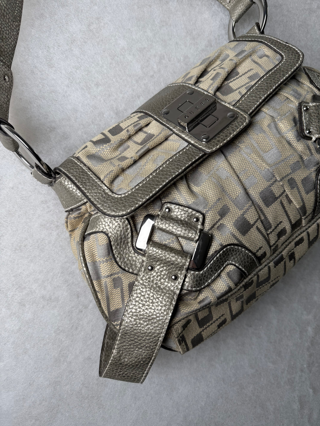 Guess Tasche
